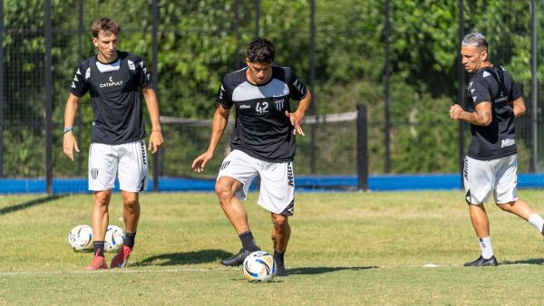 What are the benefits of altitude training for football teams preparing for tournaments?