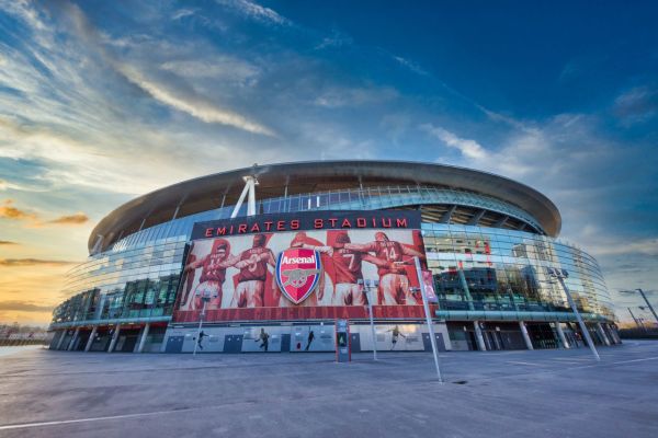 What are the most effective ways for UK sports clubs to manage sponsorships?